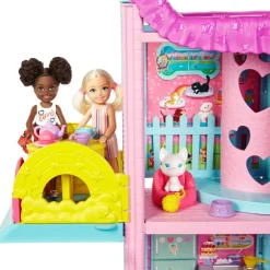 Barbie Club Chelsea - Dukkehus med 3-etasjer og møbler
