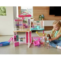 Barbie Dukkehus - Estate 2 etasjer med møbler og 3 dukker
