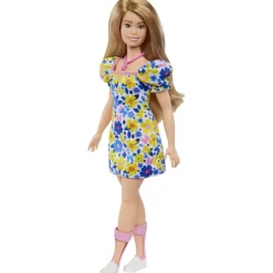 Barbie Fashionistas Dukke - Gul og Blå Blomsterkjole HJT05