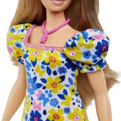 Barbie Fashionistas Dukke - Gul og Blå Blomsterkjole HJT05
