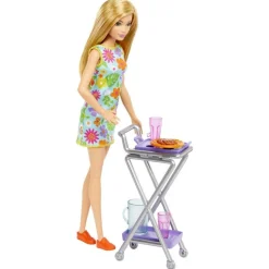 Barbie Lekesett m/ dukke og tilbehør - Kjøkkenskap