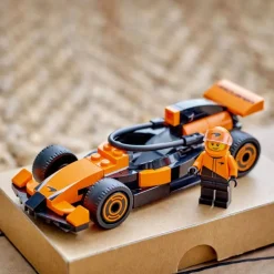 LEGO City - F1-fører med McLaren-racerbil 60442