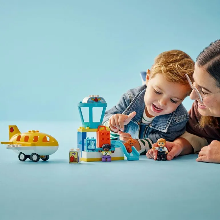 LEGO DUPLO - Town På flyplassen for første gang 10443