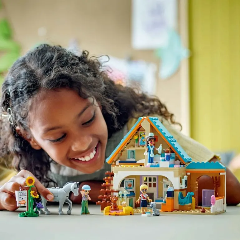LEGO Friends - Dyreklinikk med hest og kjæledyr 42651