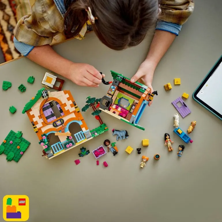 LEGO Friends - Ponniranch med stall 42654