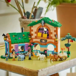 LEGO Friends - Ponniranch med stall 42654