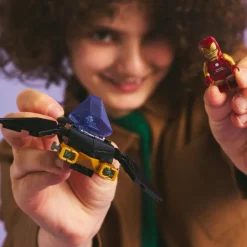 LEGO Marvel - Iron Man-bil og Black Panther mot Red Hulk 76310