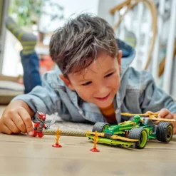 LEGO Ninjago - Lloyds pullback-racerbil 71828