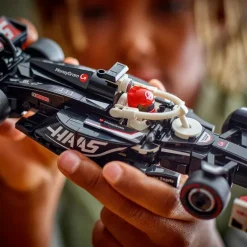 LEGO Speed Champions - MoneyGram Haas F1 Team VF-24-racerbil 77250
