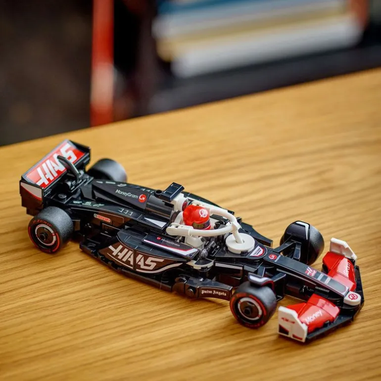 LEGO Speed Champions - MoneyGram Haas F1 Team VF-24-racerbil 77250