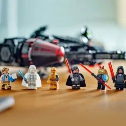 LEGO Star Wars TM - The Dark Falcon 75389