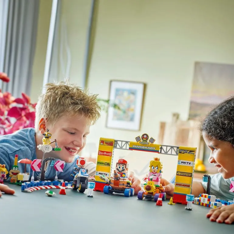 LEGO Super Mario: Mario Kart – Baby Peach og Grand Prix 72036