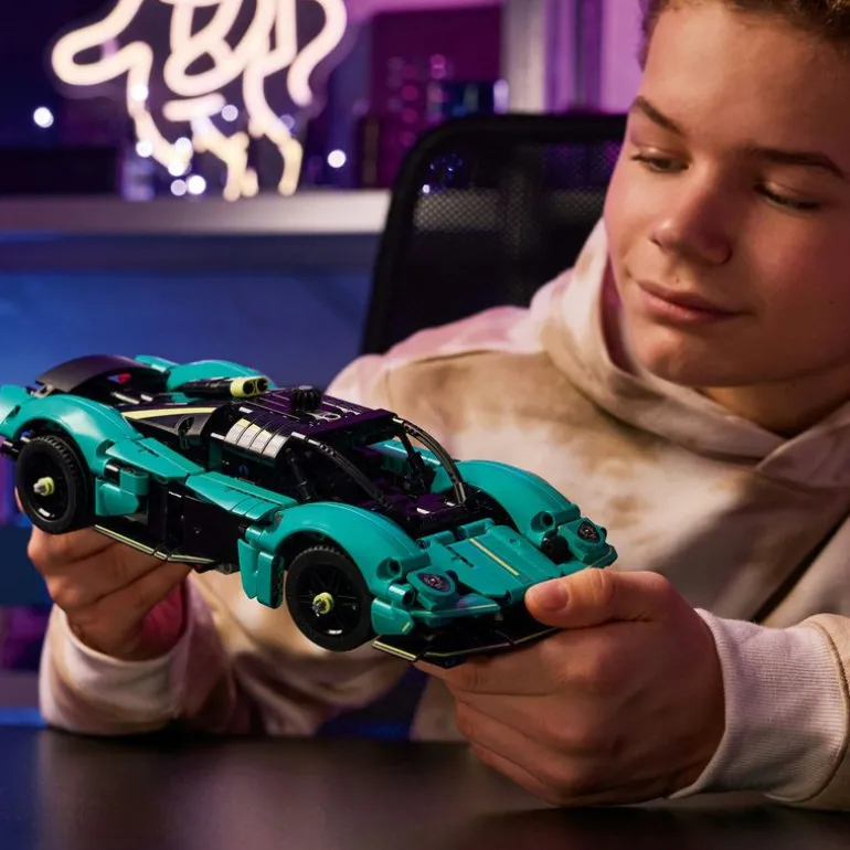 LEGO Technic - Aston Martin Valkyrie 42208