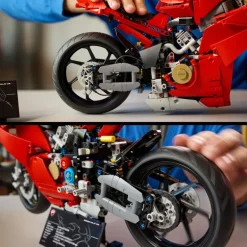 LEGO Technic - Ducati Panigale V4 S motorsykkel 42202