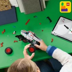 LEGO Technic - Monster Jam ThunderROARus med pullback-funksjon 42200