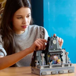 LEGO Wednesday - Wednesday og Enids studentrom 76781